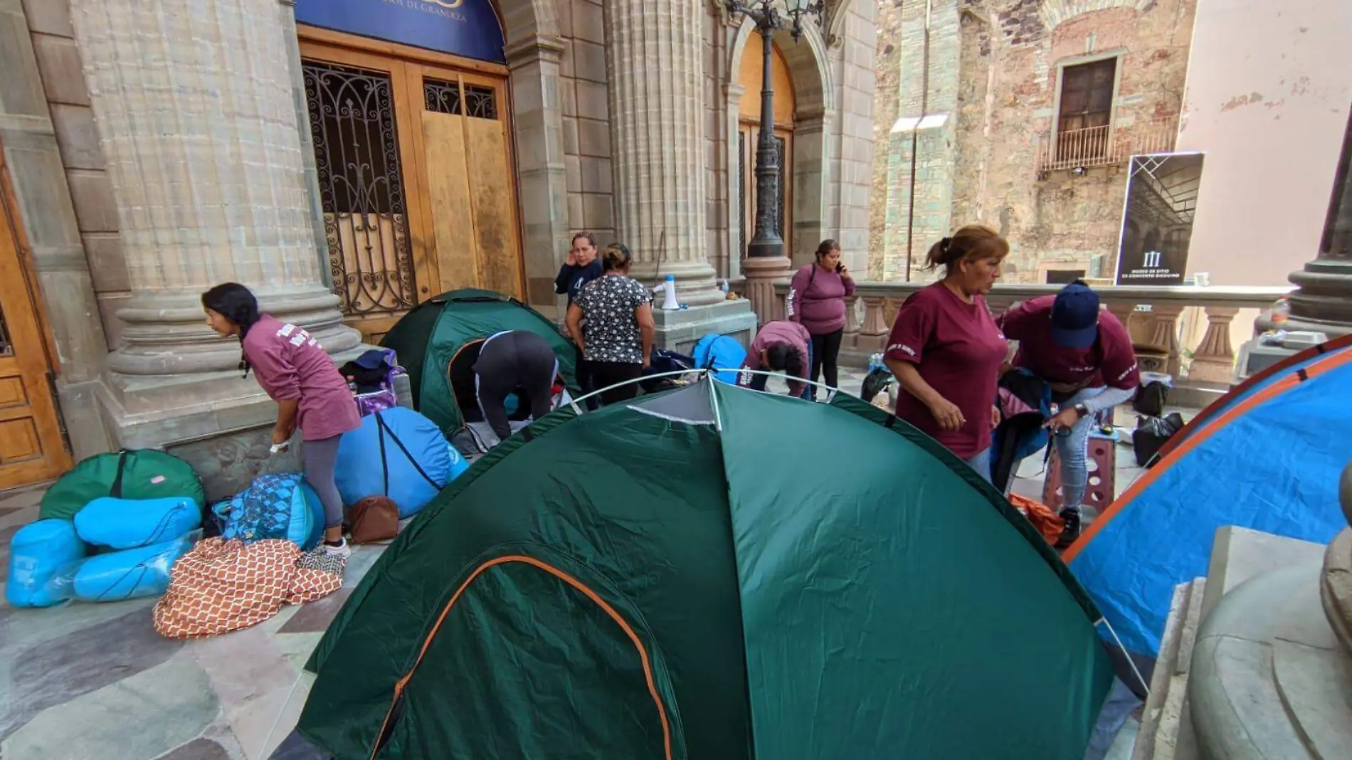 Colectivos-de-Búsqueda-levantan-plantón (2)